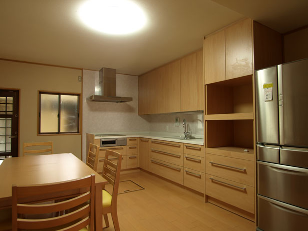 たっぷり収納のｌ型キッチン オーダーキッチン 奈良桜井の家具ショップ 島家具製作所